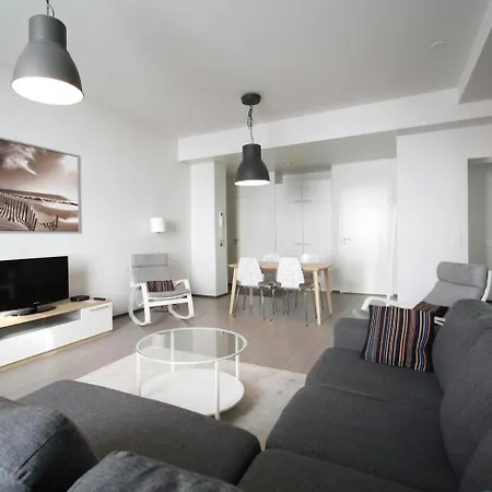 Apartment And Spacious For 4 *