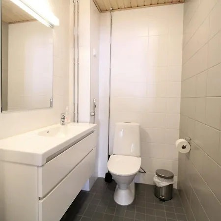 דירה And Spacious For 4 להטי