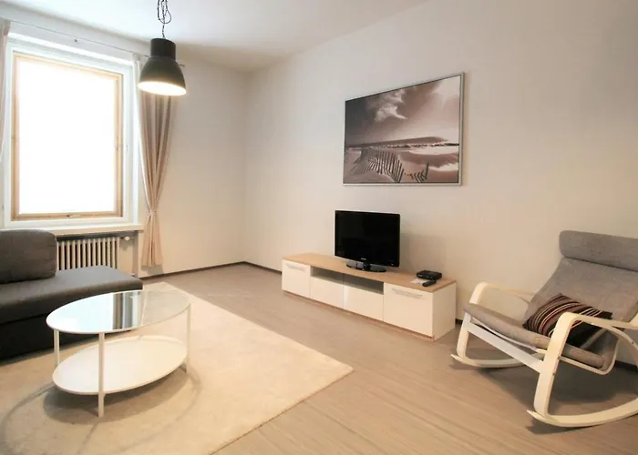 דירה And Spacious For 4