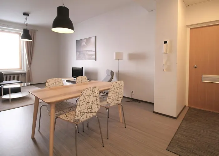 דירה And Spacious For 4 להטי