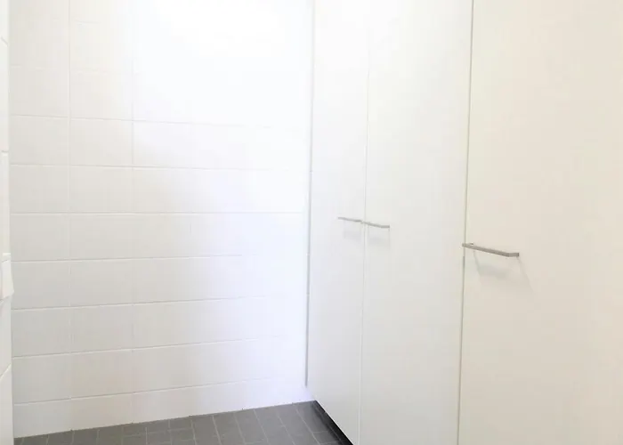 And Spacious For 4 דירה להטי