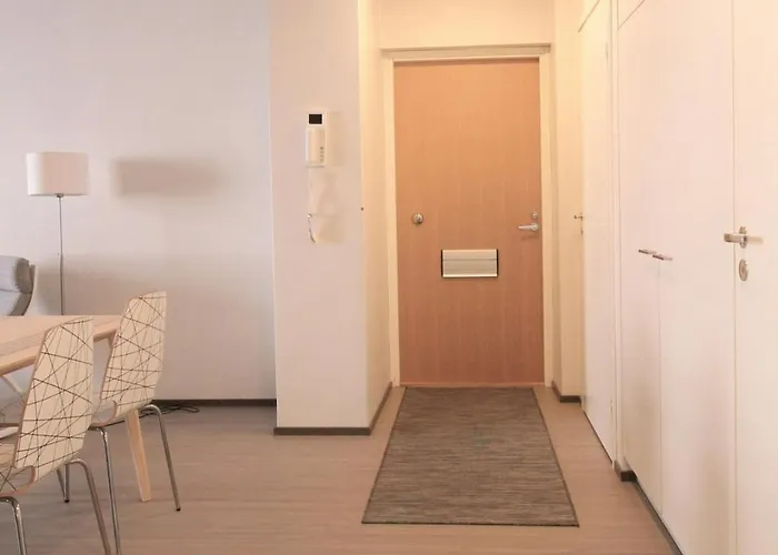 And Spacious For 4 דירה