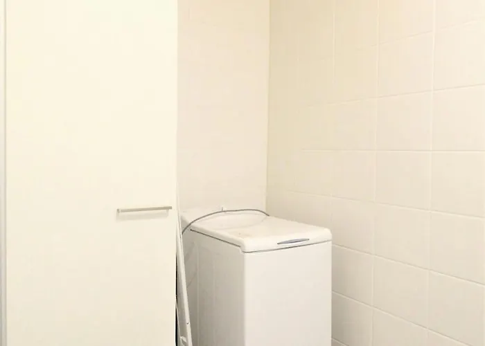 And Spacious For 4 דירה *