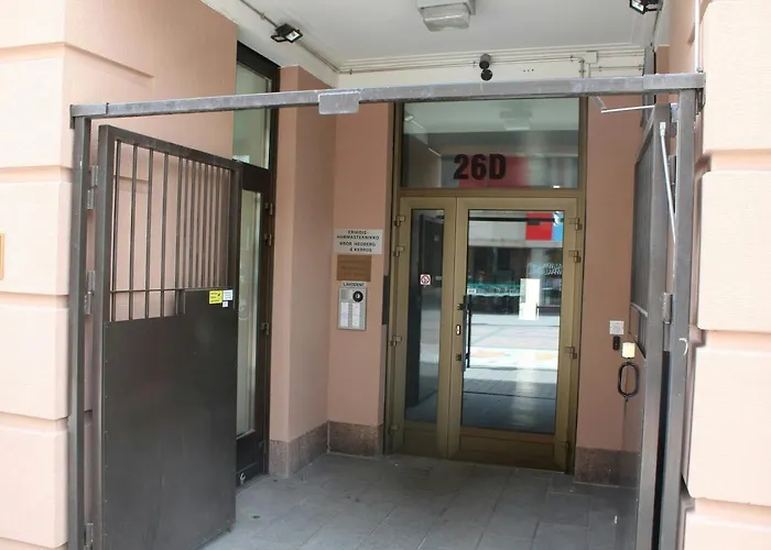 דירה And Spacious For 4 להטי